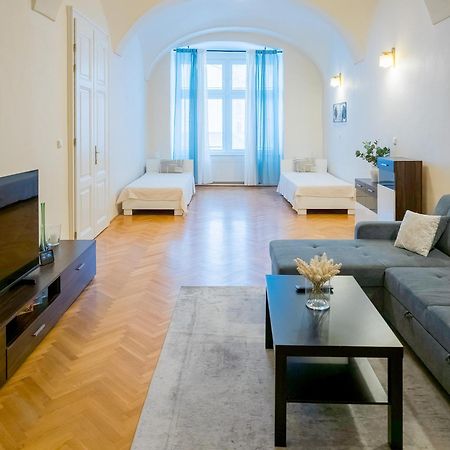 Luxury Vincents Apartments Kosice Exterior photo